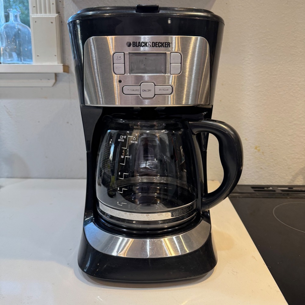 Black & Decker 12-Cup Programmable Coffee Maker CM2020B Black Stainless Steel